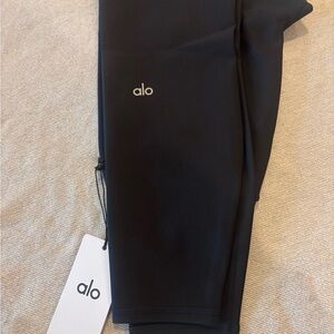 Alo Black airlift Leggings 7/8 size medium. Brand new. High waist